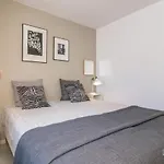 Modern 2 Bedroom Penthouse W/ Terrace, Pool & Bbq