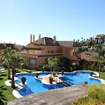 Laegenhet Med 4 Pooler, Gym, Restaurang & Spa Jaette Naera Puerto Banus & Golf
