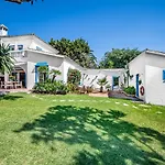 Casa Linda Great Located Beach House In Marbella