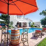 Casa Linda Great Located Beach House In Marbella