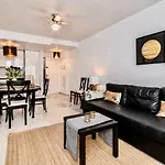 Marbella Lovely 3-Bedroom Apartment 350 M Walk To The Beach