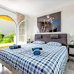 Holiday Apartment In Senorio De Aloha With Sea Views