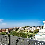 Lmr- Luxury Apartment, Private Pool, Stunning View, Families Only,