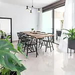 Gg- Modern Townhouse, Families & Couples Only