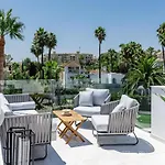 Gg- Modern Townhouse, Families & Couples Only