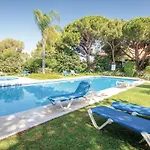 Beautiful Apartment In Marbella-Cabopino With 2 Bedrooms, Wifi And Outdoor Swimming Pool