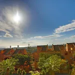 R25 Modern Bright 2 Bedroom Apartment