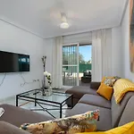 Lovely 2 Bedroom Locrimar V Walk To Beach Rdr260