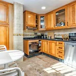 Gorgeous Home In Marbella With Kitchen