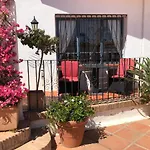 Charming 2 Bed Apartment Next To Cabopino Beach, Spain