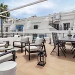 Charming And Modern 3-Bedroom Duplex In Aloha Pueblo With Mountain Views