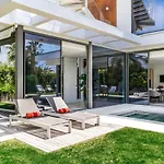 All About Villa Gladiolo