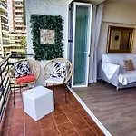 Stunning Apartment On The Beachfront With Sea Views In Marbella Center.
