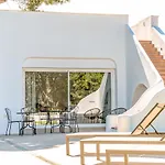 Amazing Home In Marbella With Kitchenette