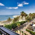 Stunning Apartment On The Beachfront With Sea Views In Marbella Center.