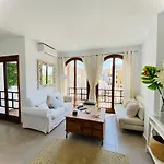 Luminoso Apartamento Para Dos Personas En Cabopino Marbella