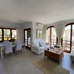 Luminoso Apartamento Para Dos Personas En Cabopino Marbella