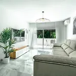 Amazing 2 bedroom apartment in Jardines Fuentes