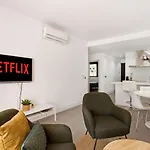 Modern 3 Bed Apartment In Puerto Banus, Marbella