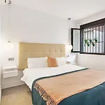 Modern 3 Bed Apartment In Puerto Banus, Marbella