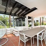Bright New Apartment In Puente Romano