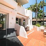 Bright New Apartment In Puente Romano