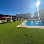 Heart Of Puerto Banus Newly Renavated Free Parking , Wifi ,Pool,Gym,Padel Court