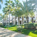 Modern & Peaceful 2Br Apt W/Parking - Medina Banus