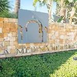 Modern & Peaceful 2Br Apt W/Parking - Medina Banus