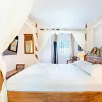 Los Lagos Golf I Uniquely Styled 3 Bedroom Apartment In Marbella