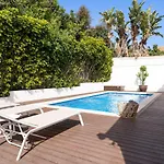 Villa Madrugada, Beachside Villa In Costabella