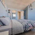 Penthouse With Private Pool, Hot Tub Jacuzzi With Sea Views And Chill-Out Zone, Close To The Sea