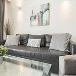 Harbor Getaway In The Heart Of Puerto Banus With Walking Dictance To Everything