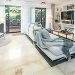 Seaside 3 Bedroom Townhouse In San Pedro Close To The Beach With Private Garden