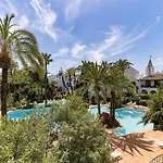 Luxurious Apartment In Puente Romano, Marbella