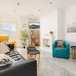 Modern Apartment With Terrace