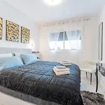 Marbella Luxury Brand New 2-Bedroom Apartment, 3 Min Walk To The Beach!