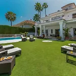 Luxurious 7 Bdrm Frontline Golf Villa - Aloha Gardens