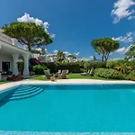 Luxurious 7 Bdrm Frontline Golf Villa - Aloha Gardens