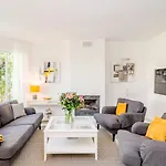 Tropical Getaway Townhouse In Nueva Andalucia Close To Los Naranjos Golf