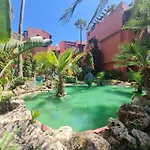 Luxury Spacious Penthouse & Garage 150M To Beach