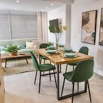 Amazing Old Town Penthouse II - Eaw Homes