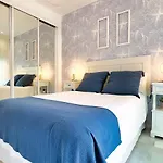 Skol 438 Super One-Bedroom Apartment With Sea Views
