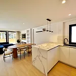 Penthouse Rs 38 Marbella Center - Eaw Homes