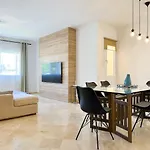 Penthouse Rooftop Terrace 3Bed Pool Family Only
