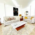 Villa Marbella, Nueva Andalucia, 3 Floors, Pool