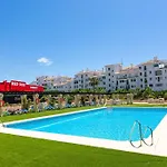 Spacious And Luxurious Apartment In Puerto Banus