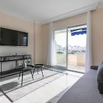 Luminous Apartment In Puerto Banus, Marbella