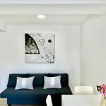 Amazing Seaside Studio By Eaw Homes
