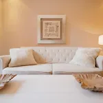 Dream Experience In Elviria: Luxury Property Close To Beaches, Restaurants And Golf Courses